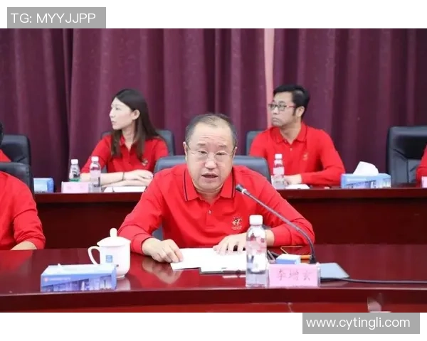 深圳足球队与杭州足球队赛后复盘团队协作的成功与不足分析 深圳足球队与杭州足球队赛后复盘团队协作的成功与不足分析