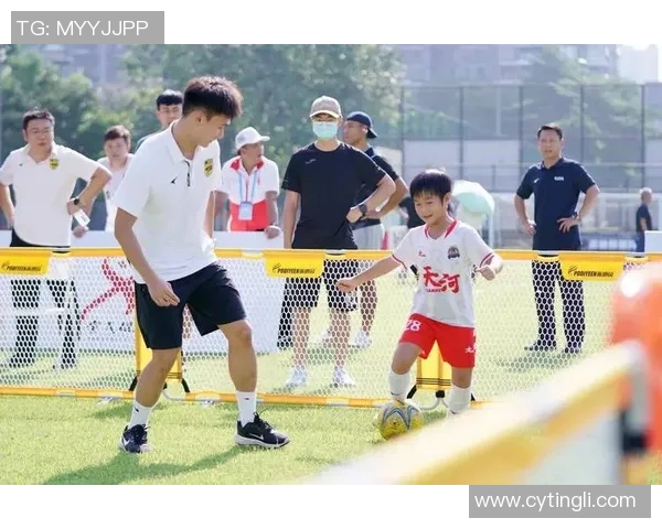 足球明星挑战自我体验中国功夫的魅力与精神之旅 足球明星挑战自我体验中国功夫的魅力与精神之旅