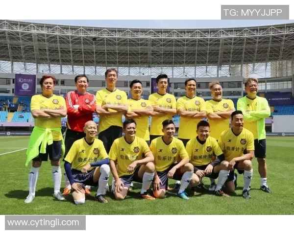 足球明星齐聚一堂全景高清合影视频尽显风采与魅力 足球明星齐聚一堂全景高清合影视频尽显风采与魅力